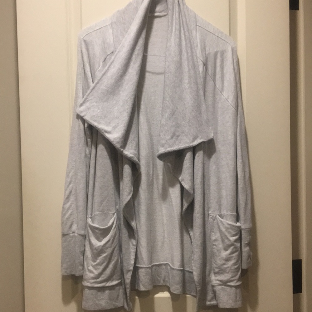 Athleta Drape Cardigan jacket magnet closure multi ways to wear/thumbhole size M
